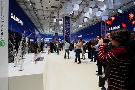 Samsung na IFA 2012: tenké designové LED TV
