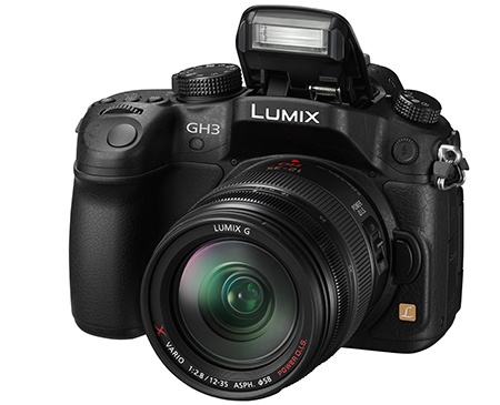 Panasonic Lumix GH3 - blesk